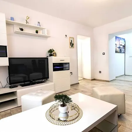 Marina Apartment Pula