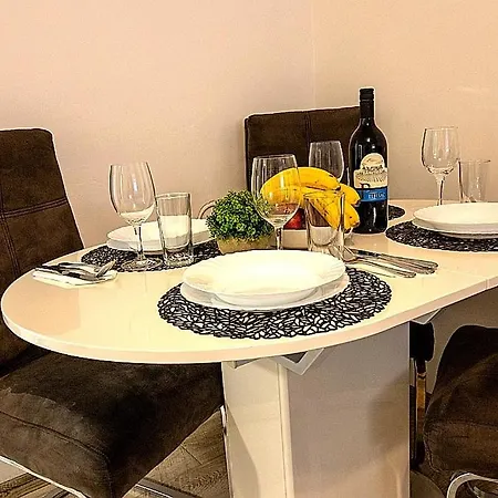 Marina Apartment *