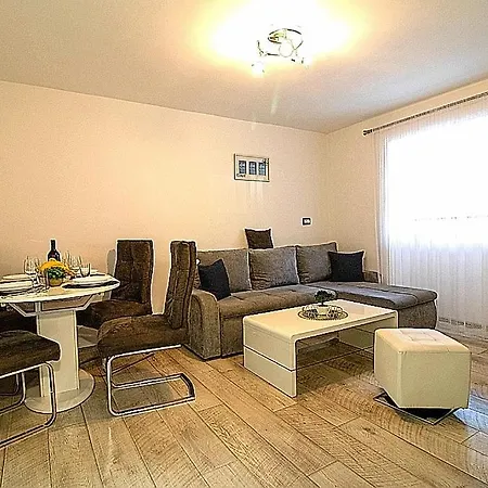 Apartment Marina Pula